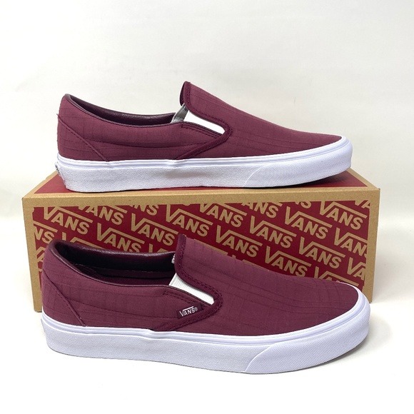 Vans Shoes | Vans Classic Slip on Men's Size Vn0a4u38wvf Tonal Plaid Red Low Top Logo Sneaker | Color: Red | Size: 9 | Mykytas's Closet